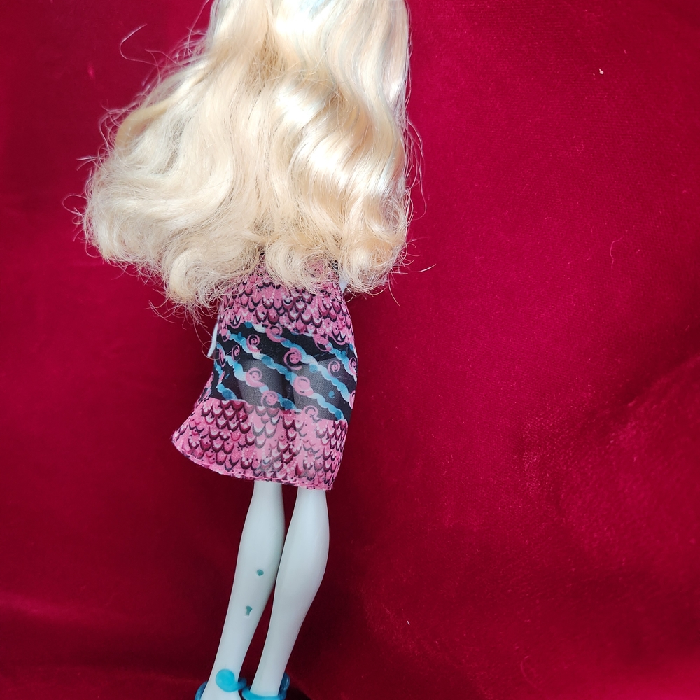 Monster High Skull Shores Lagoona (2012) Out Of Box - Picture 3 of 4